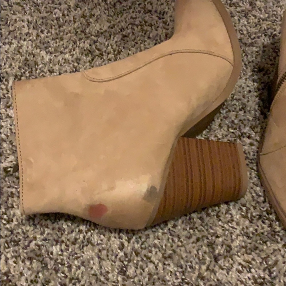 Size 9 bootie - Picture 4 of 4